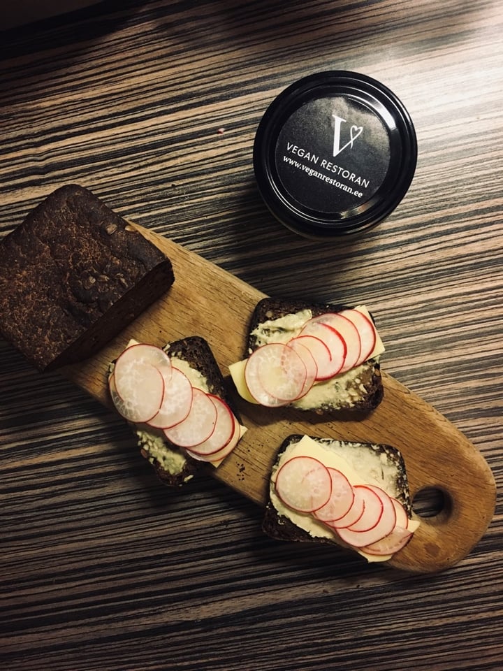 review photo of Vegan v Black Bread & Smoky Spread shared by @sksaarik on 06 Dec 2020 - review