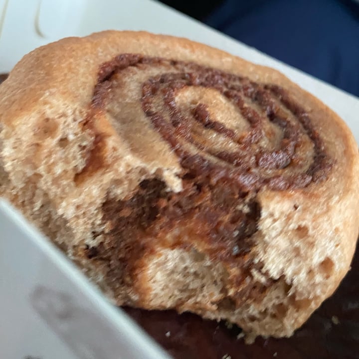 photo of Dolce mela Cinnamon Roll shared by @bluvegan on  16 Sep 2022 - review
