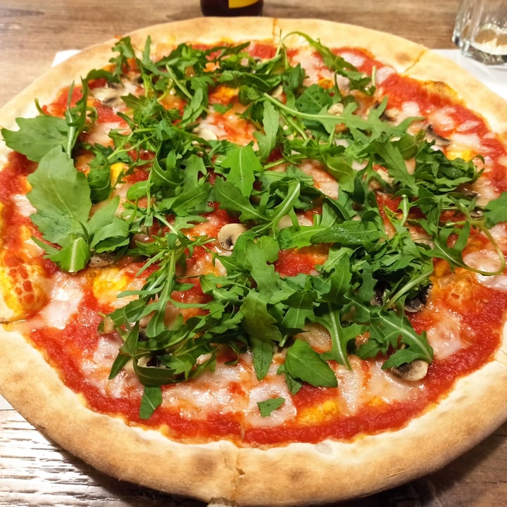 photo of Pizzeria-Kebab Monte Ararat (Vegano / Vegetariano) Pizza Vegana shared by @ire86 on  01 Oct 2022 - review