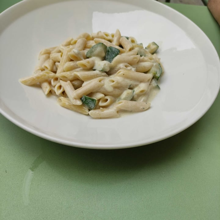 photo of Herbe - Food & Drink Vegetale penne zucchine e ricotta di mandorle al profumo di menta shared by @vegana57 on  26 May 2022 - review