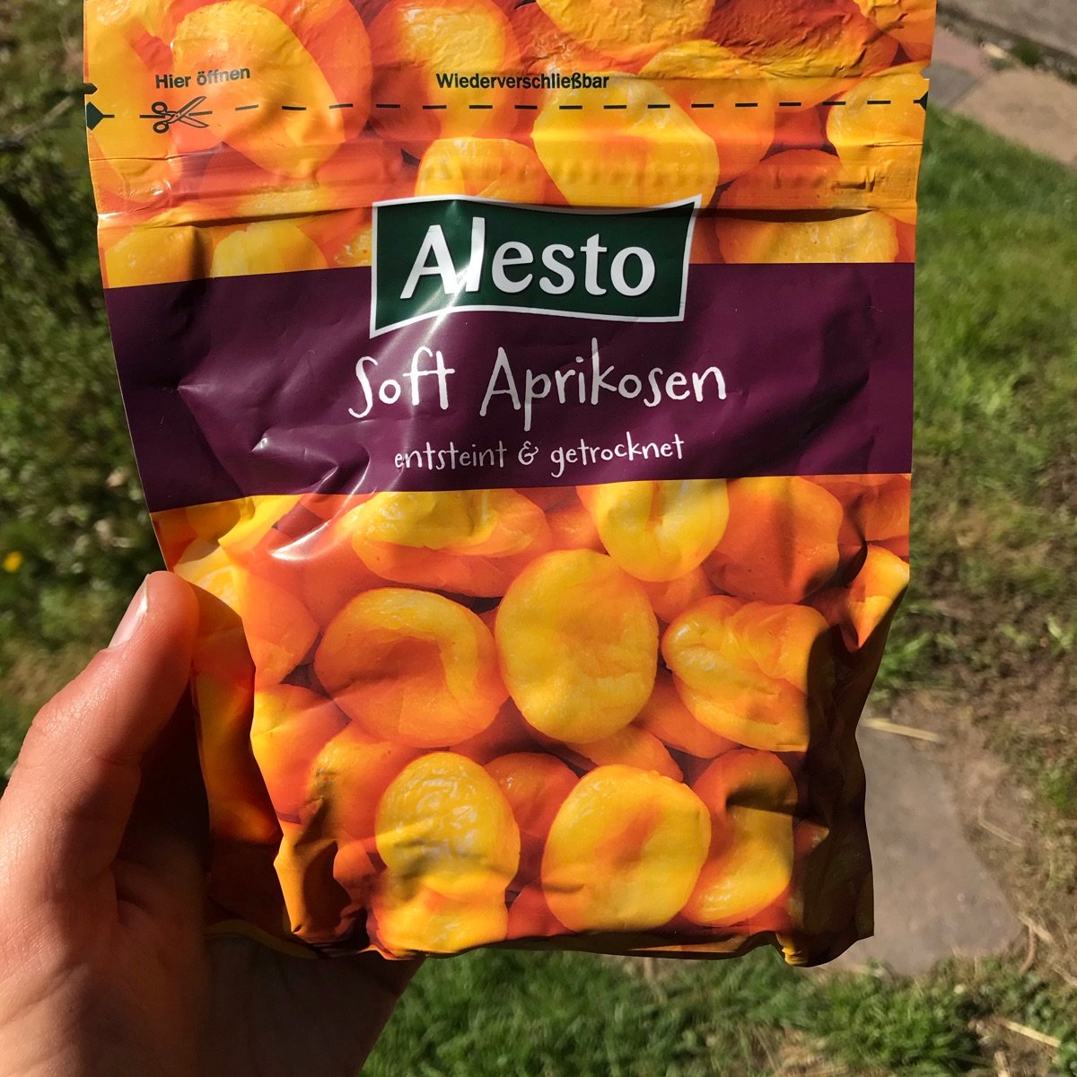 alesto-soft-apricots-abillion