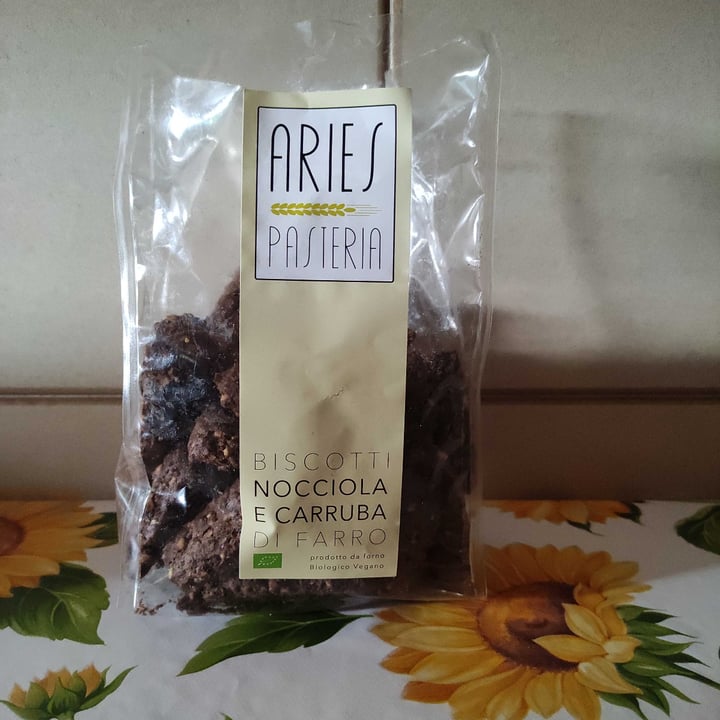 photo of Aries Pasteria Biscotti nocciola e carruba shared by @silviaebasta on  24 Jul 2022 - review