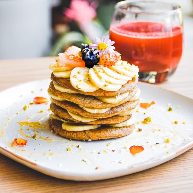 Foto do prato “Banana- Chia Oat Pancakes”