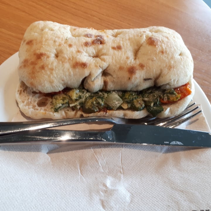 abillion Veganes Antipasti Sandwich Italian | Essen, Germany Starbucks Review I, Stadtbezirke