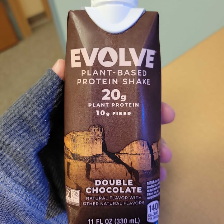 photo of Evolve Evolve Plant-Based Protein Shake Chocolate shared by @skyepie on  06 Oct 2022 - review