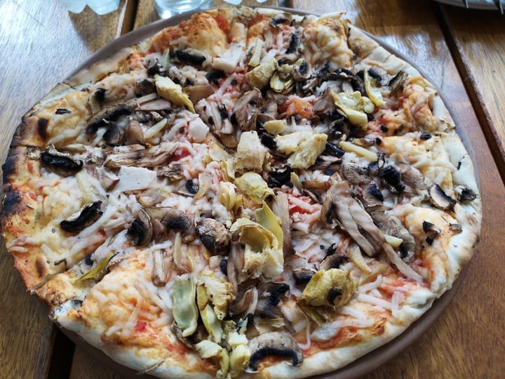 review photo of Col'Cacchio - Brooklyn Pizza Margarito With Mushrooms and Artichokes And Vegan Nut Cheese shared by @elisheva on 27 Dec 2019 - review