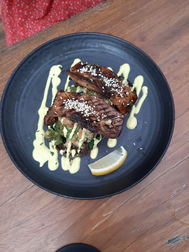 photo of Manggis in Canggu King Oyster Avo Toast shared by @plantsfeelthough on  26 Feb 2020 - review