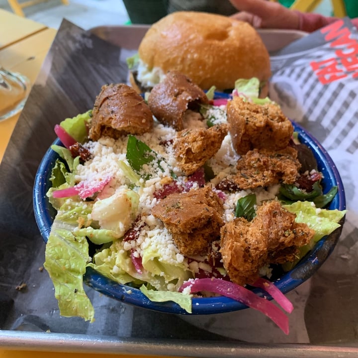 photo of Fat Vegan Ensalada César shared by @cayo on  28 Sep 2021 - review