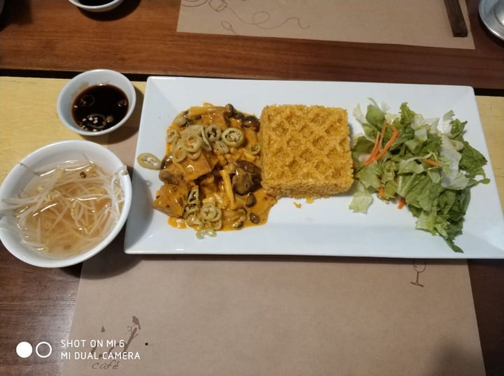 photo of ID cafe Tofu Mushroom Curry With Rice shared by @aparnasa on  22 Dec 2019 - review