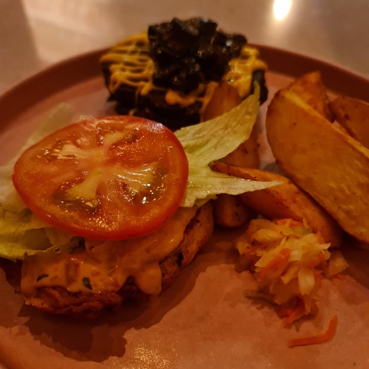 review photo of MudrĂĄ Double Porto Burger shared by @kekorosen on 23 Oct 2021 - review