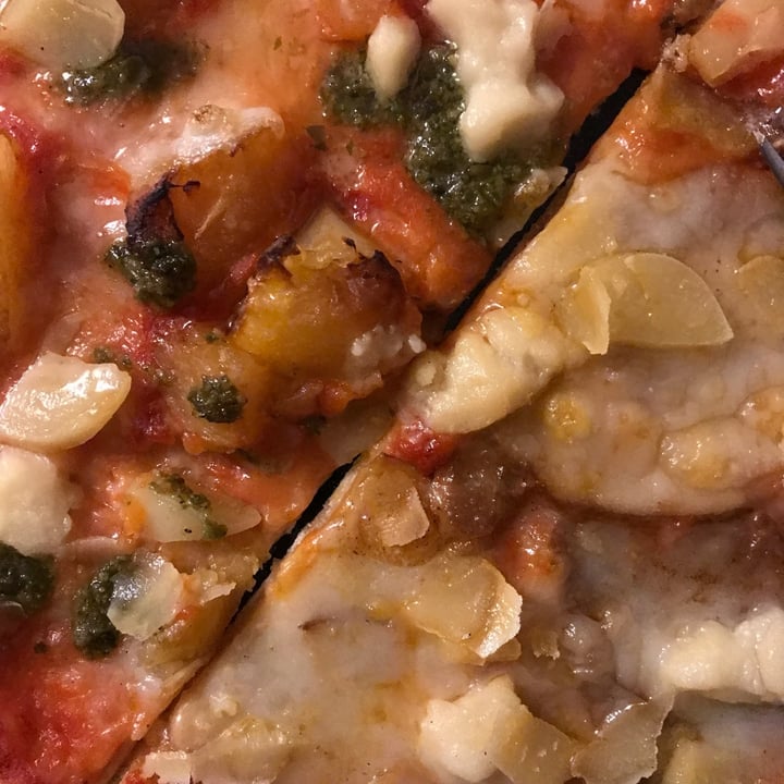 review photo of La Sosta pizzeria da asporto Diavola Formaggiosa e Ligure Veg shared by @mariaelenafiore on 30 Mar 2022 - review