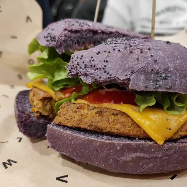 photo of Flower Burger purple cheesy shared by @andydesa on  19 Dec 2022 - review