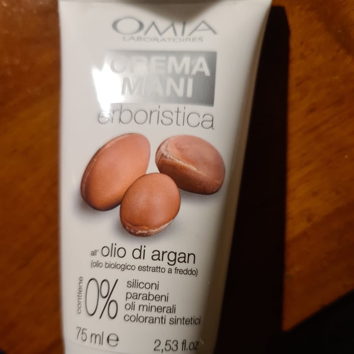 review photo of Omia Laboratoires Crema mani all'olio di argan shared by @abillionthebest on 22 Apr 2022 - review