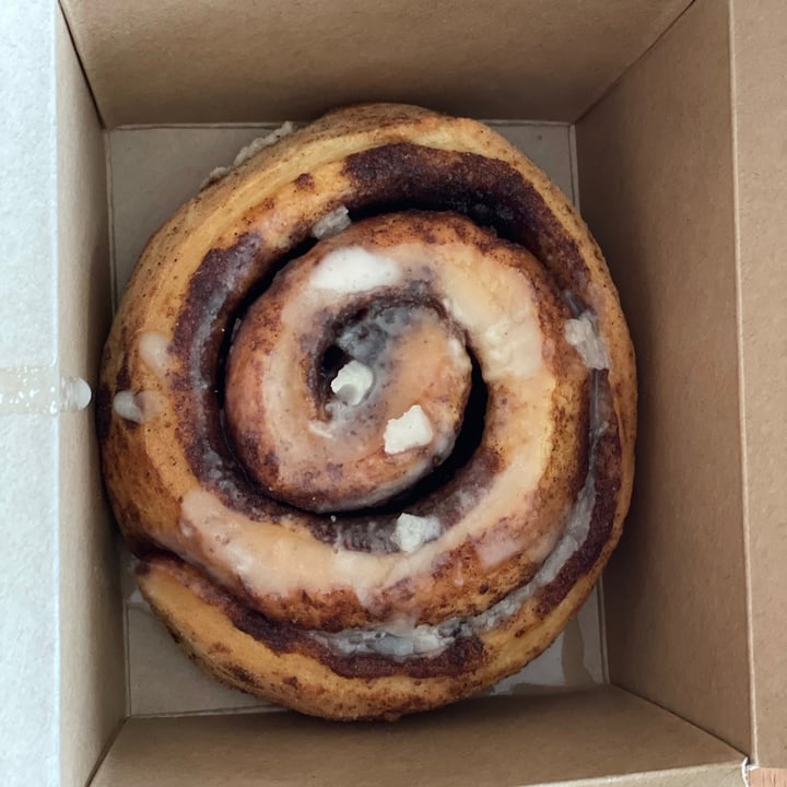 photo of Gys Cinnamon roll shared by @bya on  02 Feb 2021 - review