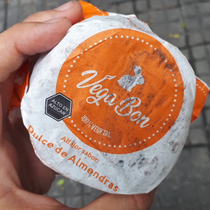 review photo of Vega Bon Alfajor de dulce de leche de almendras shared by @avocatto on 17 Feb 2021 - review