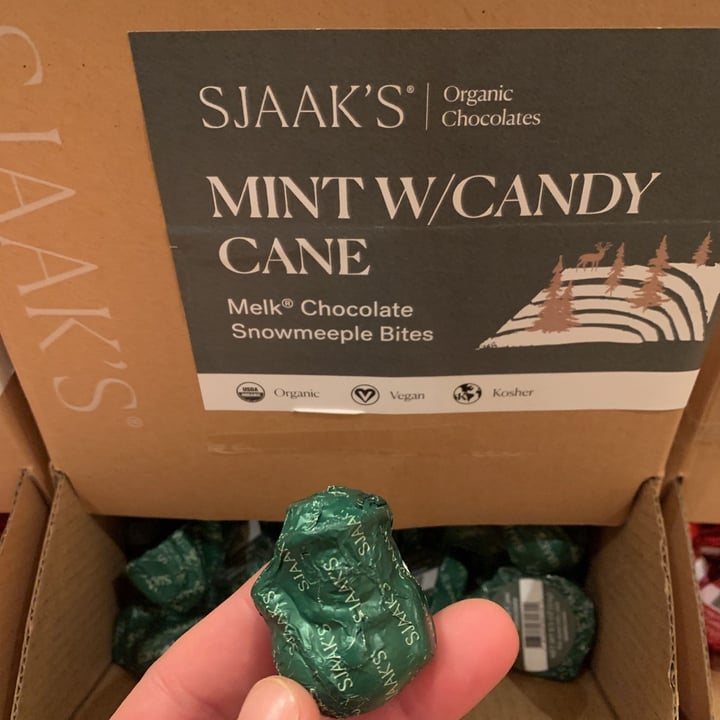 photo of Sjaak’s Organic Chocolates Melk Chocolate Snowmeeple Bites shared by @kelseyhambor on  27 Mar 2021 - review