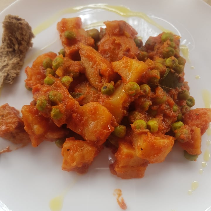 photo of Efrem - Caffetteria, Pasticceria, Cucina seitan piselli e patate shared by @boomy on  06 Oct 2022 - review