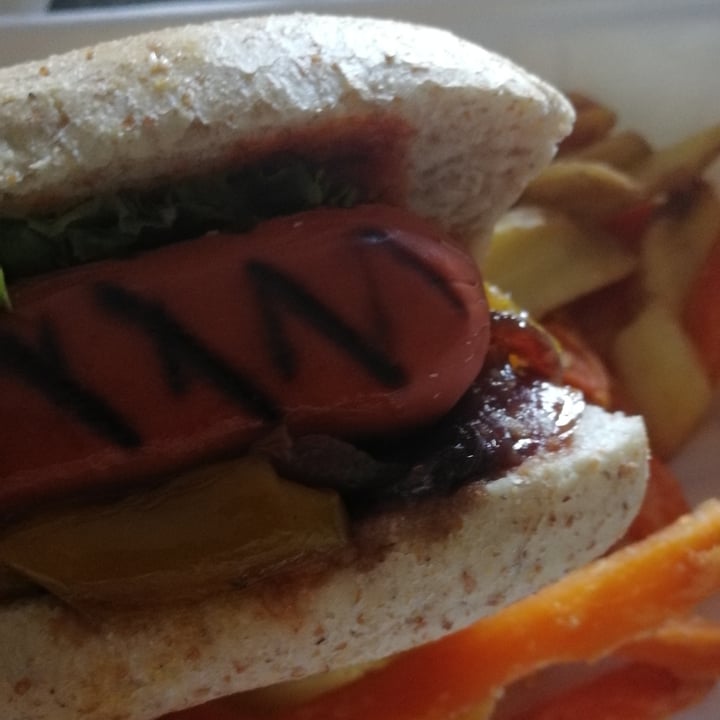 review photo of Vegamigos Vegan hot dog shared by @taniav on 21 Jul 2021 - review
