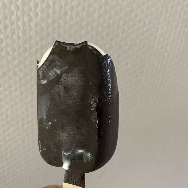 photo of NotCo Not Icecream Paletas sabor Chocolate Blanco con Salsa de Frutos Rojos shared by @micabarragan on  30 Apr 2022 - review