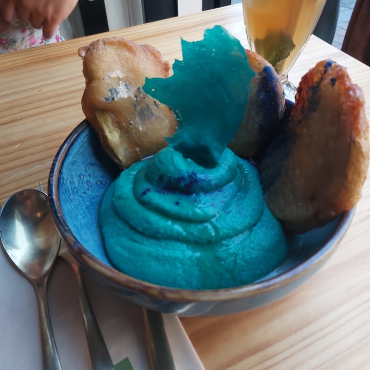review photo of Avocado Love Hummus de aguacate y berenjena shared by @laauura on 22 Aug 2021 - review