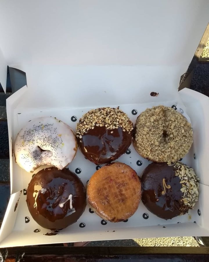 photo of The Rolling Donut Vegan donuts shared by @falafelbunny on  02 Feb 2020 - review