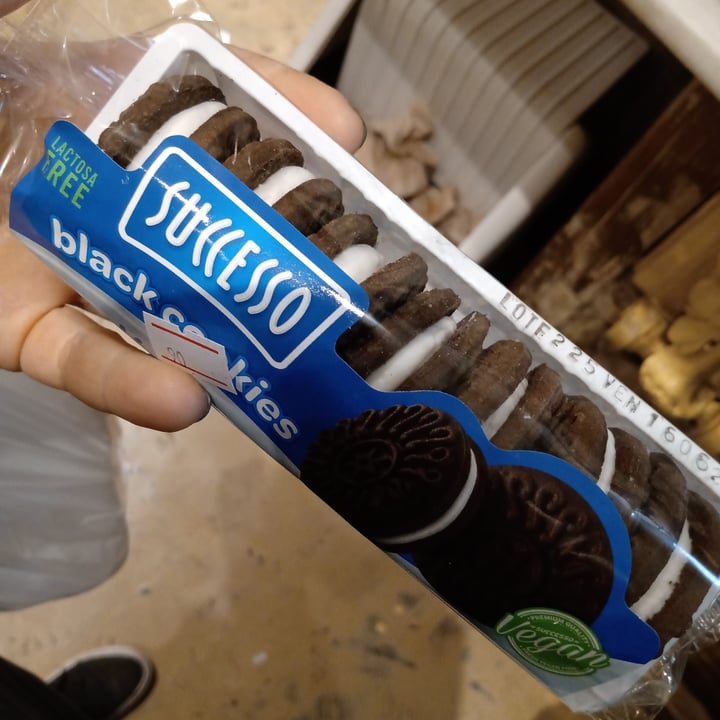 photo of Successo black cookies shared by @daniconstelacion on  26 Aug 2021 - review