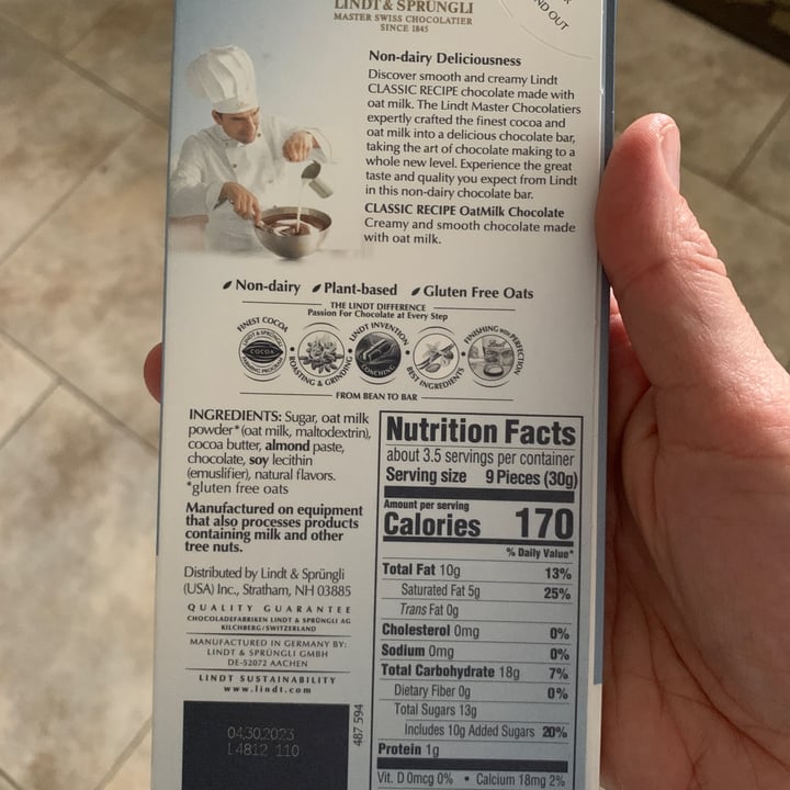 photo of Lindt Oatmilk Chocolate shared by @vegselina on  02 Dec 2022 - review