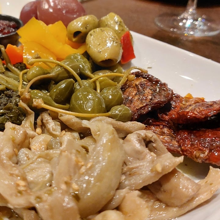 review photo of Kewinery tagliere vegano shared by @salem17 on 18 Sep 2022 - review