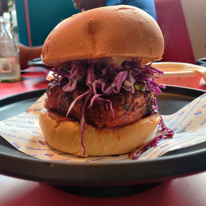 photo of Love Handle  Hot TiNDLE™ Chicken Burger shared by @hownowbrownkow on  30 Mar 2021 - review