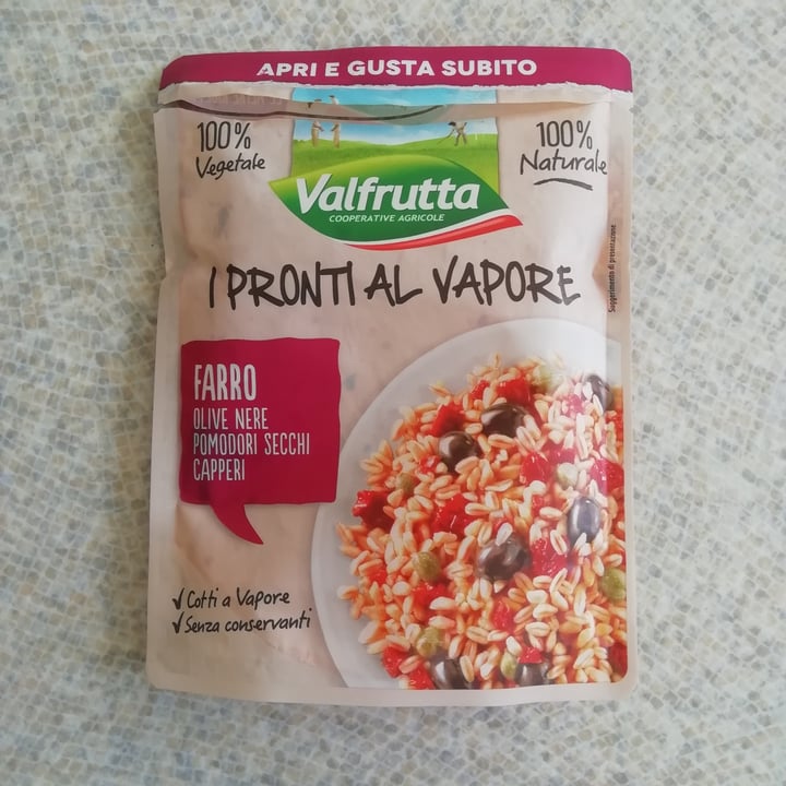 photo of Valfrutta I Pronti Al Vapore Farro Olive Nere Pomodori Secchi e Capperi shared by @elysadelucchi on  17 May 2021 - review