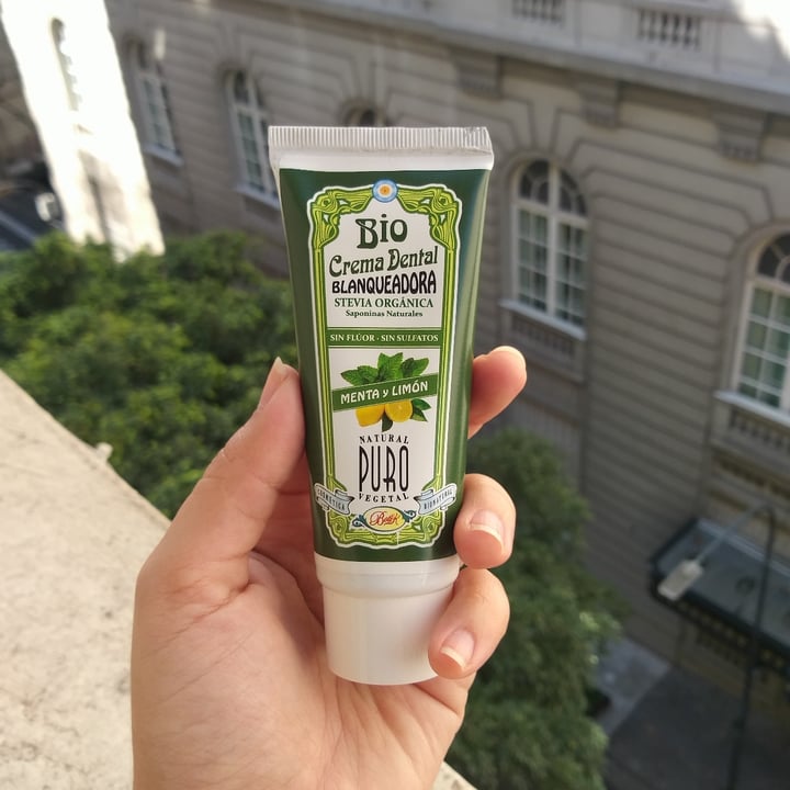 photo of Natural puro vegetal Crema Dental shared by @lauraluizaos on  26 Jul 2021 - review