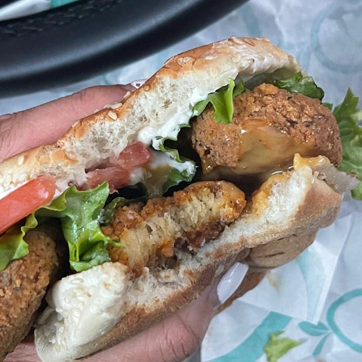 photo of Odd burger Pretender Sandwich shared by @plantifulalyssa on  22 Jan 2021 - review