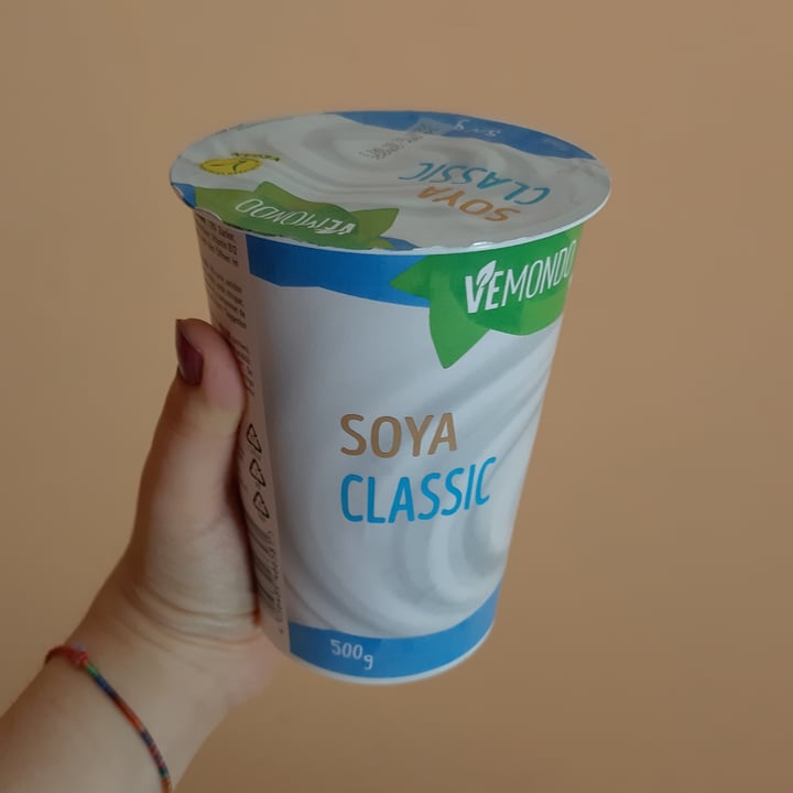 photo of Vemondo  yogurt classic soya shared by @lauralaricchiuta on  27 Aug 2022 - review