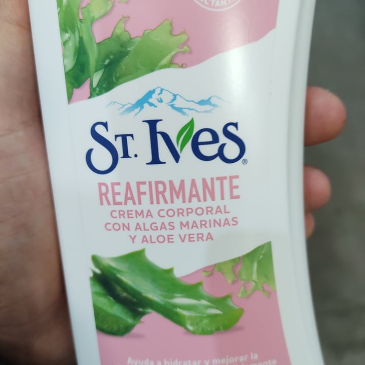review photo of St. Ives Crema Corporal Reafirmante Algas Marinas y Aloe Vera shared by @leeoalva on 17 Dec 2021 - review