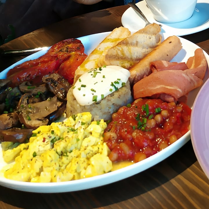 photo of Equilibrium Cafè Brvnch&Coffee Full English shared by @marinarp12 on  15 Jan 2022 - review