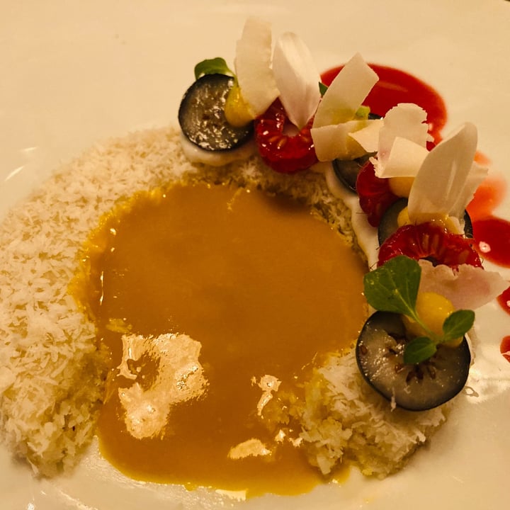 photo of Capra e Cavoli vegetariano, vegano e pesce Dolce al cocco e mandorle shared by @federicathewitch on  21 Jul 2022 - review