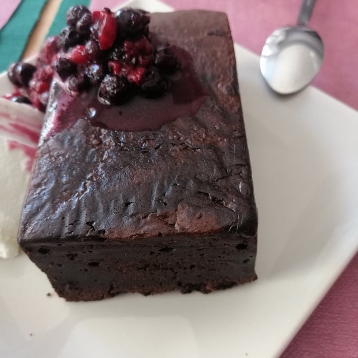 review photo of La Zanahoria Brownie shared by @simon on 03 Oct 2020 - review