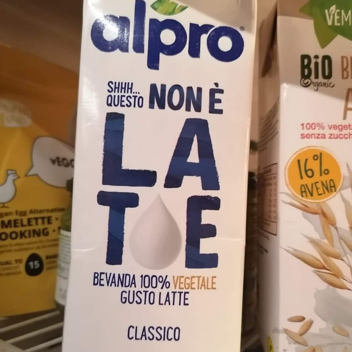 photo of Alpro Shhh...Questo Non è Latte (CLASSICO) shared by @dianaaponte on  22 Jun 2022 - review
