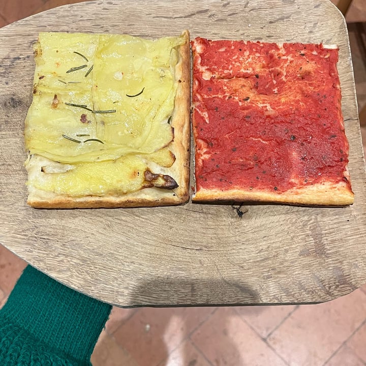 photo of Pizzeria Poppi Ivano Ciaccino patate e Ciaccino pomodoro shared by @iuliett on  12 Mar 2022 - review