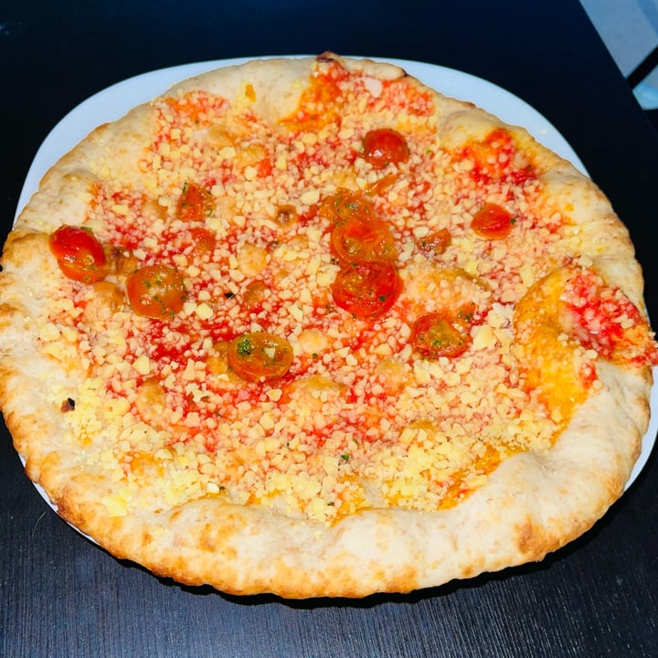 photo of Vemondo  Stonebaked Pizza Margherita shared by @gabitac94 on  24 Aug 2022 - review
