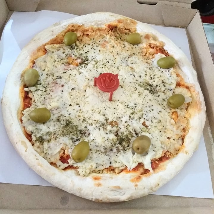 photo of Olivia Empanadas & Pizzas - Monroe Pizza de muzzarella vegana shared by @kndyd on  18 Apr 2021 - review