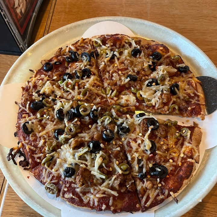 photo of Broadway Pizza Plant-Based Pizza shared by @dianna on  12 May 2022 - review