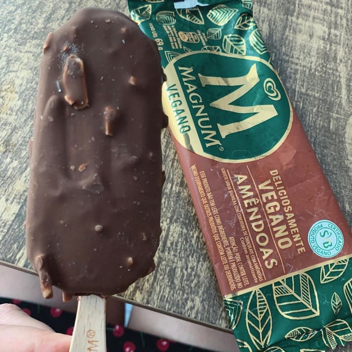 photo of Magnum Magnum Vegan Almond shared by @paulinha on  17 Jul 2021 - review