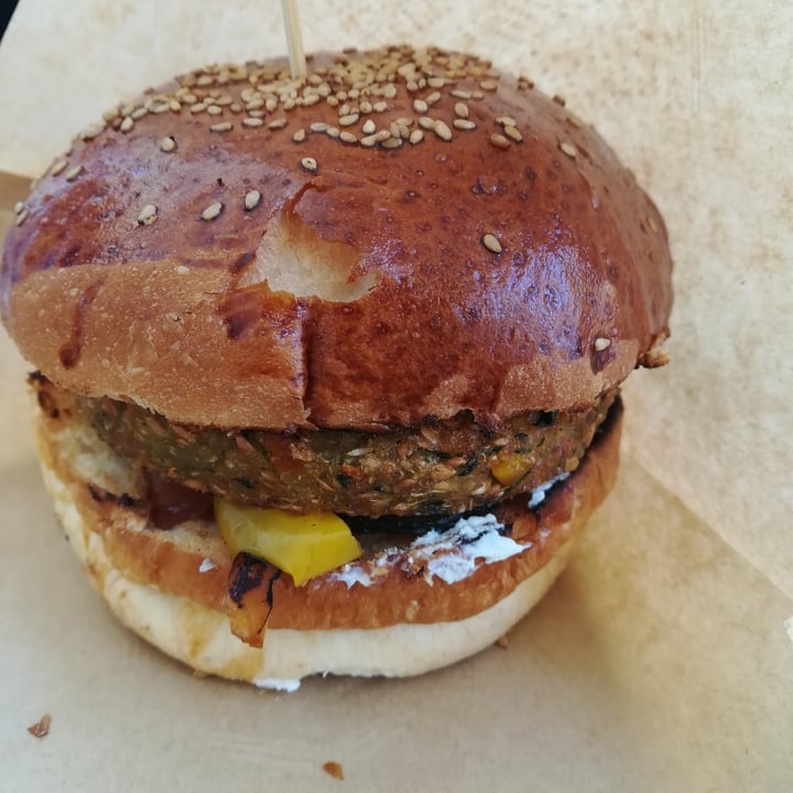 photo of Piada & Burger vegan burger shared by @sarettamagx on  10 Sep 2022 - review