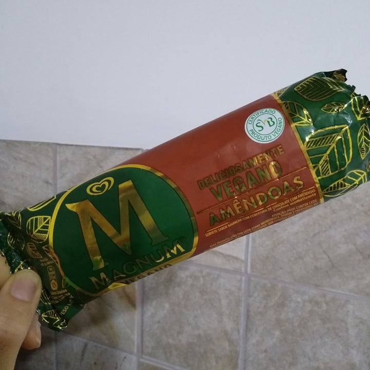 photo of Kibon  Picolé MAGNUM VEGANO shared by @marianabuono on  25 Dec 2021 - review
