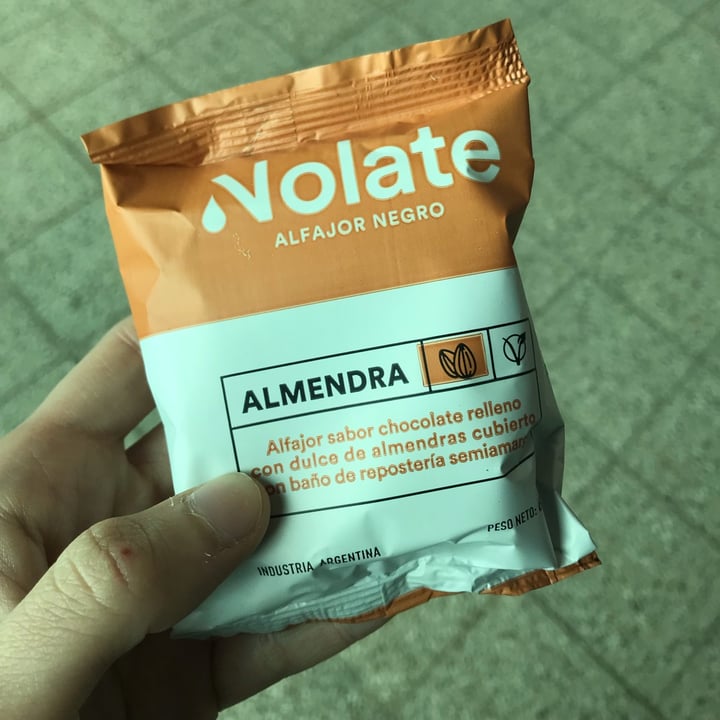 photo of Nolate Alfajor Negro De Almendras shared by @candeballesta on  12 Sep 2022 - review