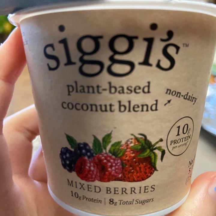 photo of siggi’s Siggi’s Plant Based Yogurt shared by @groovyjunebug on  30 Jan 2021 - review