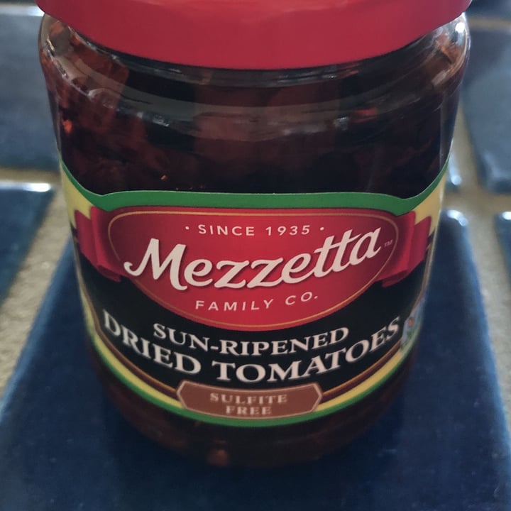 review photo of Mezzetta Sun-dried Tomatoes shared by @luxevegan on 21 May 2022 - review
