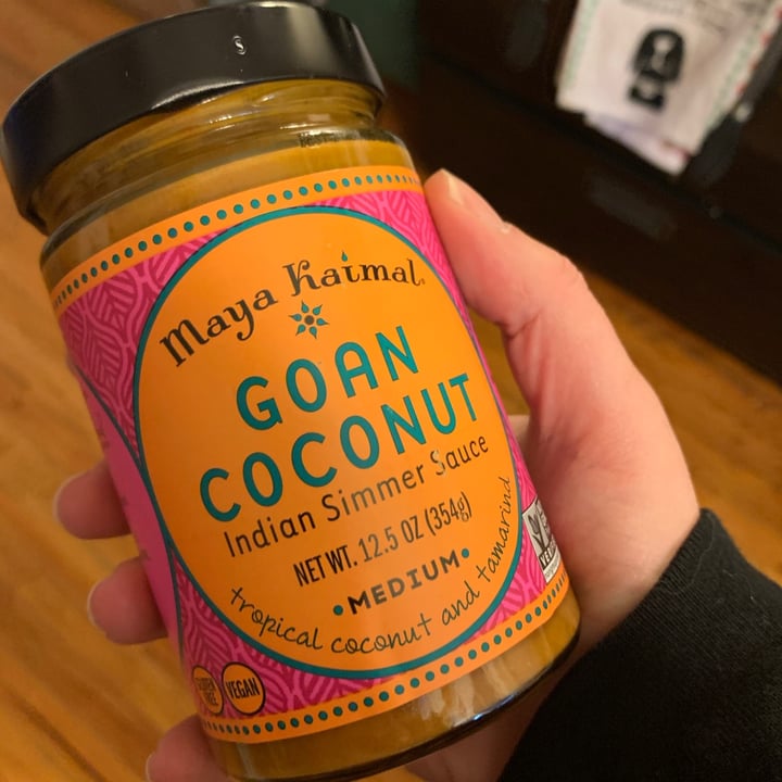 photo of Maya Kaimal Goan Coconut Simmer Sauce shared by @keeponveganon on  01 May 2021 - review