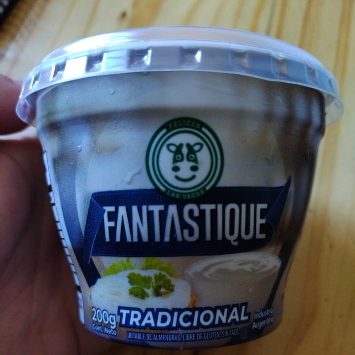 photo of Felices Las Vacas Queso Untable Fantastique Sabor Tradicional shared by @flor0602 on  19 Apr 2021 - review